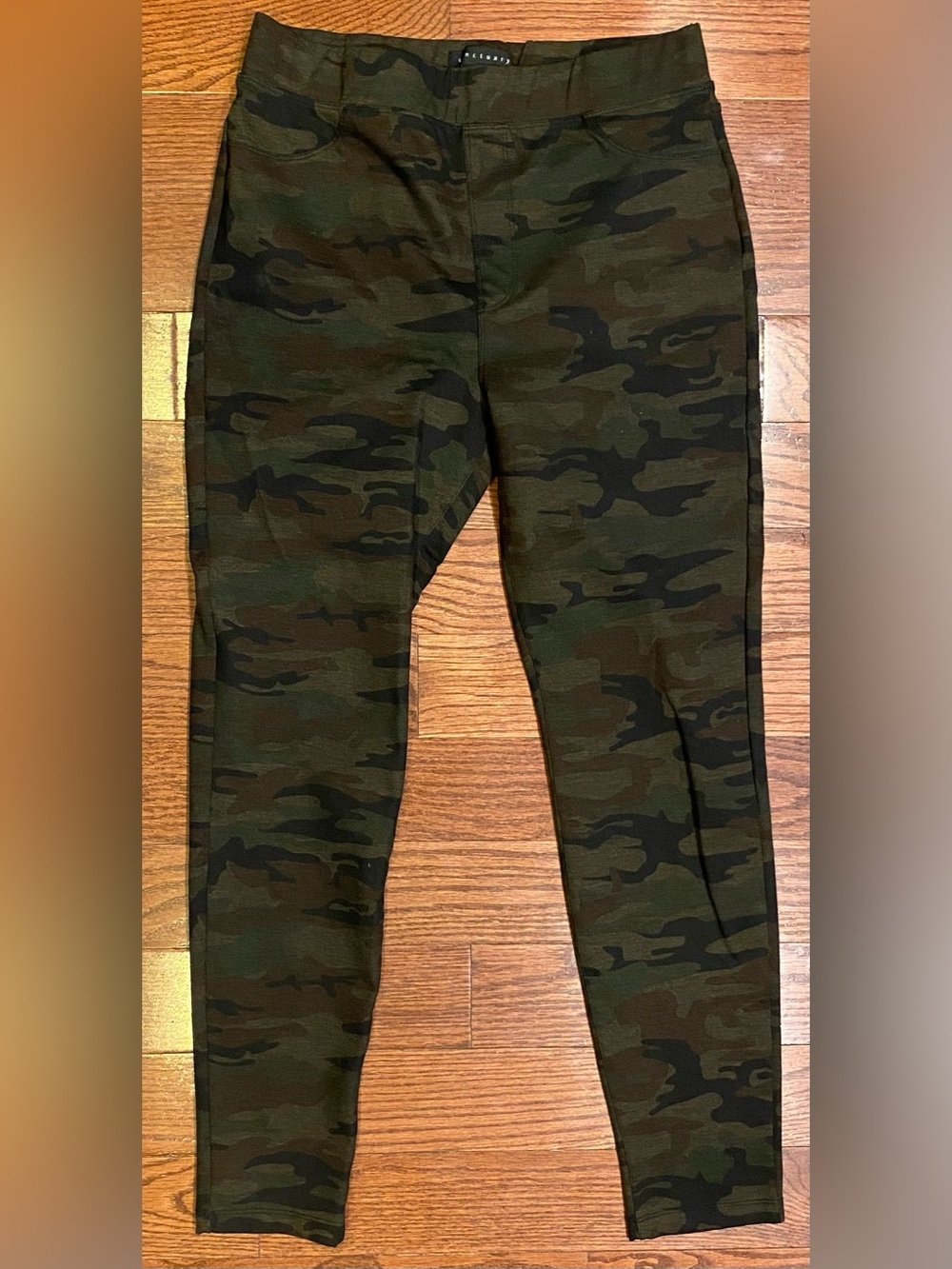 Sanctuary Runway Ponte Leggings Sz M Forest Camo Back Pockets Waist 14”-16”